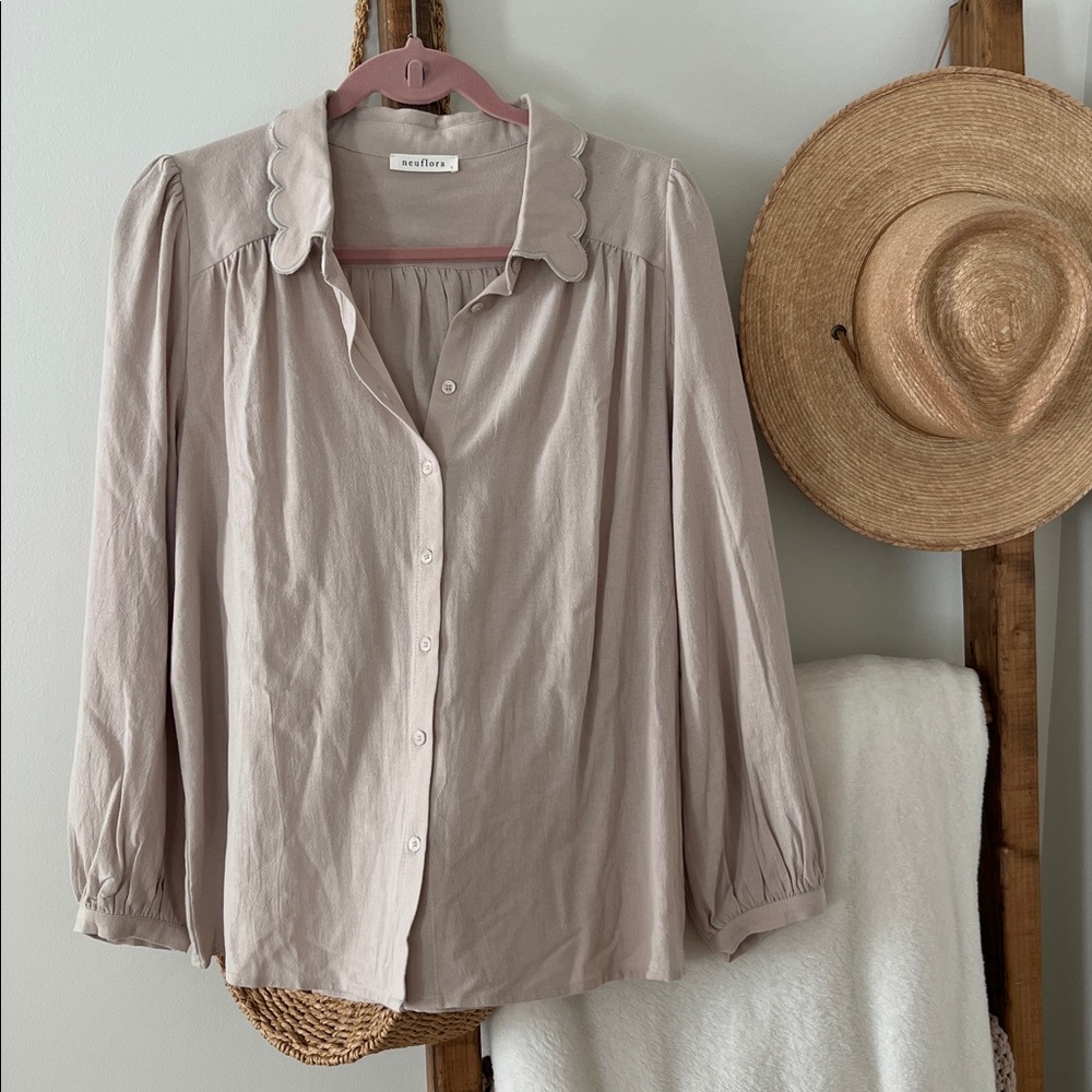 Neuflora Scalloped Collar Blouse in Light Tan L